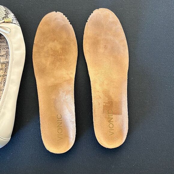 VIONIC Minna Cream Flats - Picture 7 of 12